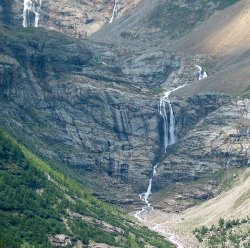 Waterfalls from the ice