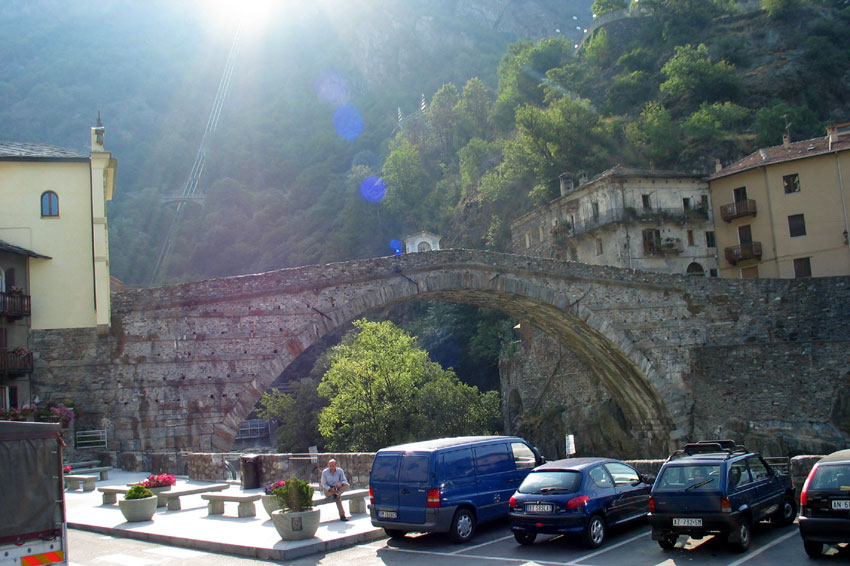 The largest Roman arch in existence