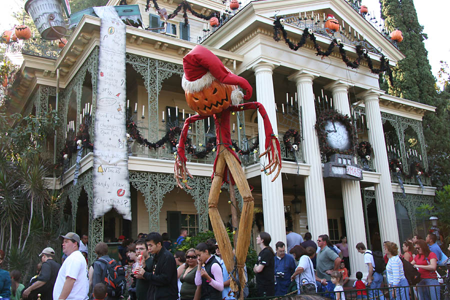 Pumpkin Scarecrow Guy