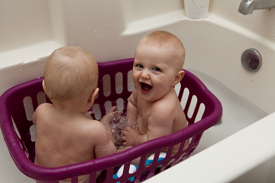 Andy and Will splashing in the tub