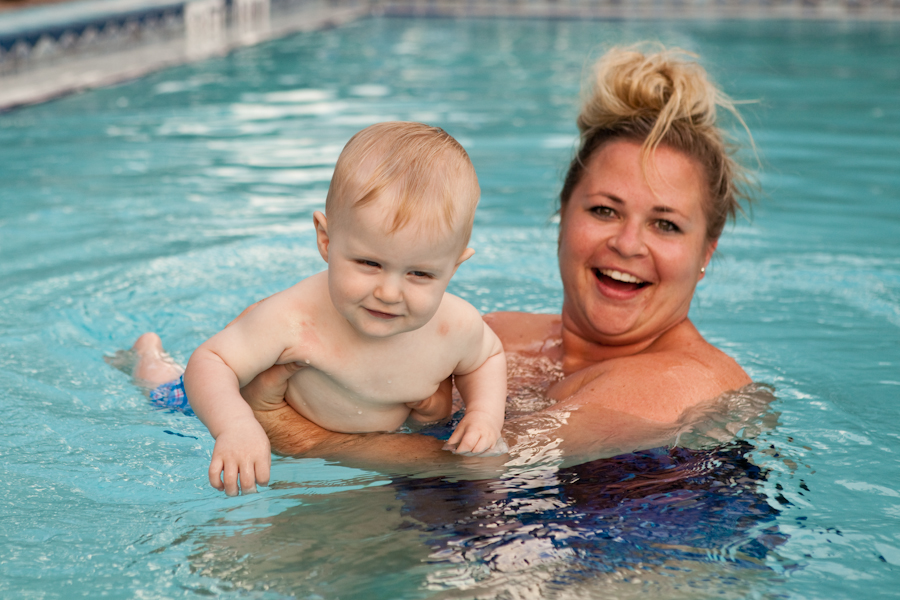 Aunt Jessie and Andy in the pool