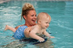 Aunt Jessie and Andy in the pool