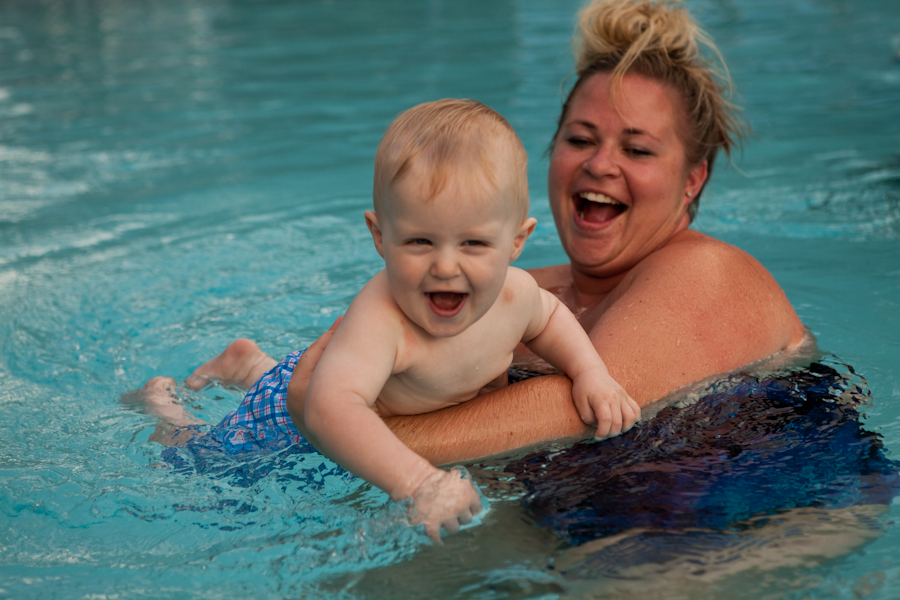 Aunt Jessie and Andy in the pool