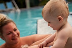 Aunt Jessie and Andy in the pool