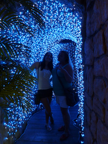 Tori and Jessie in the blue alcove