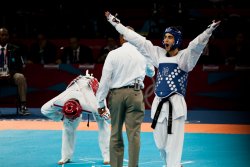 Spain's Joel Gonzalez Bonilla celebrates winning gold