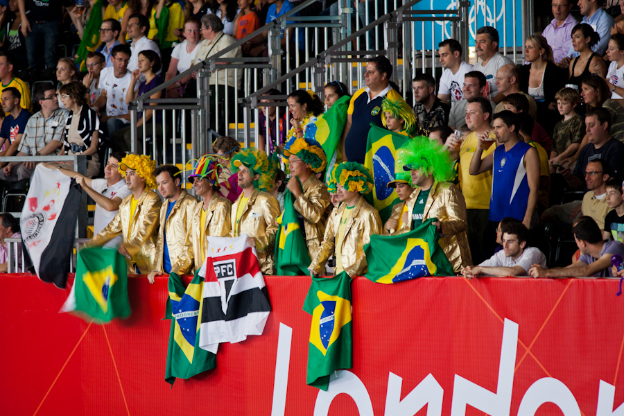 Crazy Brazilian Men's Volleyball Fans (1)